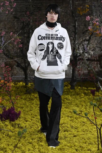 Look 60